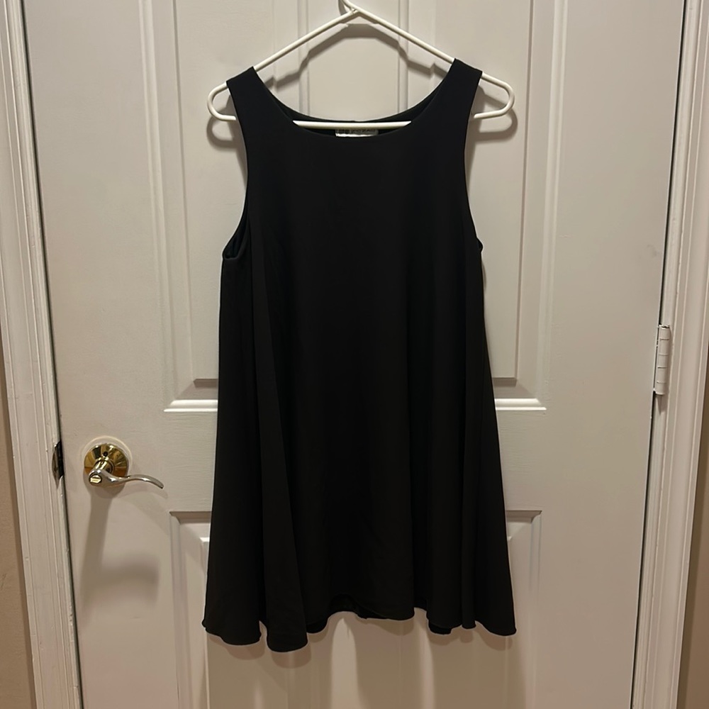 Black sleeveless pullover dress